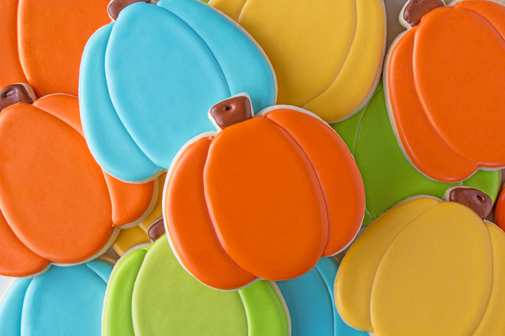 How to Make Cute Easy Pumpkin Cookies | The Bearfoot Baker