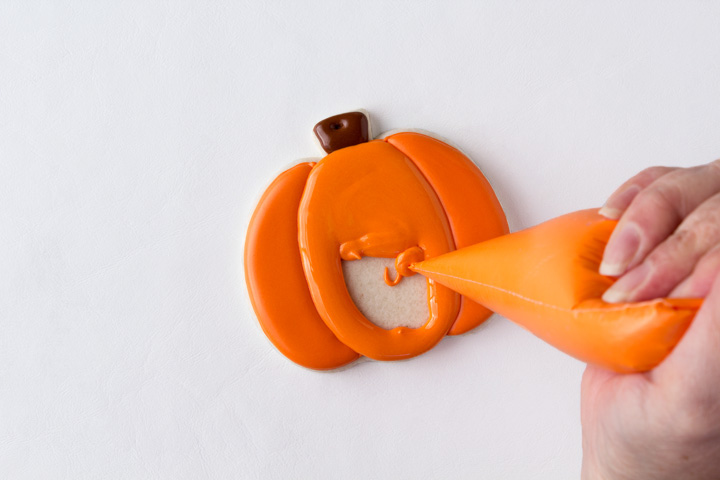 How to Make Fun Easy Pumpkin Cookies This Fall | The Bearfoot Baker