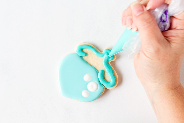 Fun Little Acorn Cookies | The Bearfoot Baker