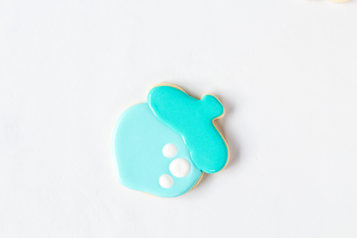 Happy Little Acorn Cookies | The Bearfoot Baker