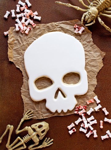 How to Make Scary Halloween Sugar Cookies with Video | The Bearfoot Baker