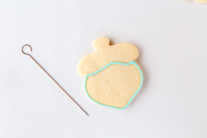 Simple Little Acorn Cookies | The Bearfoot Baker
