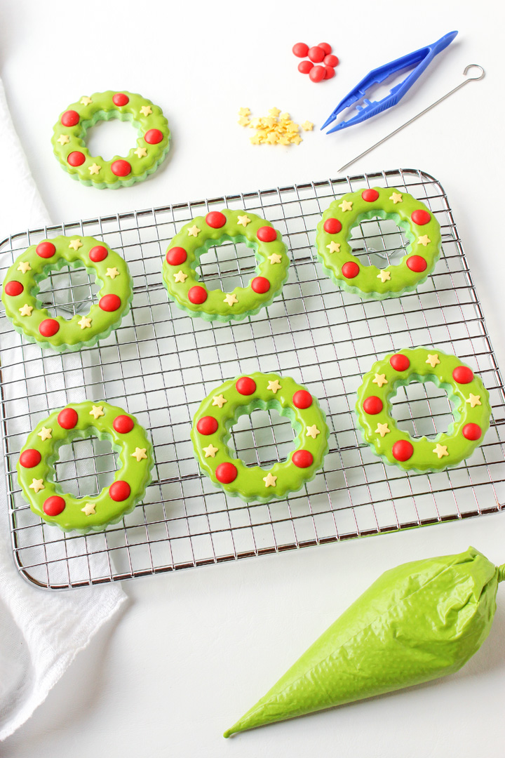 10 Christmas Cookies You Have Time to Make - Simple-Christmas-Wreath-Cookies | The Bearfoot Baker