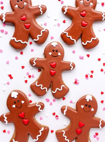 How to Make Adorable Gingerbread Men Cookies | The Bearfoot Baker