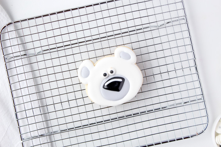 How to Make Fun Adorable Polar Bear Cookies | The Bearfoot Baker
