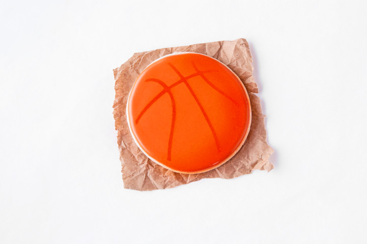 Make Simple Basketball Cookies | The Bearfoot Baker