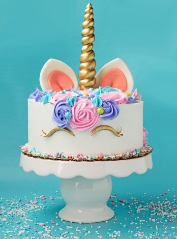 Want to Make a Super Easy Unicorn Cake | The Bearfoot Baker