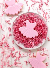 How to Decorate a Simple Little Ballet Cookie | The Bearfoot Baker