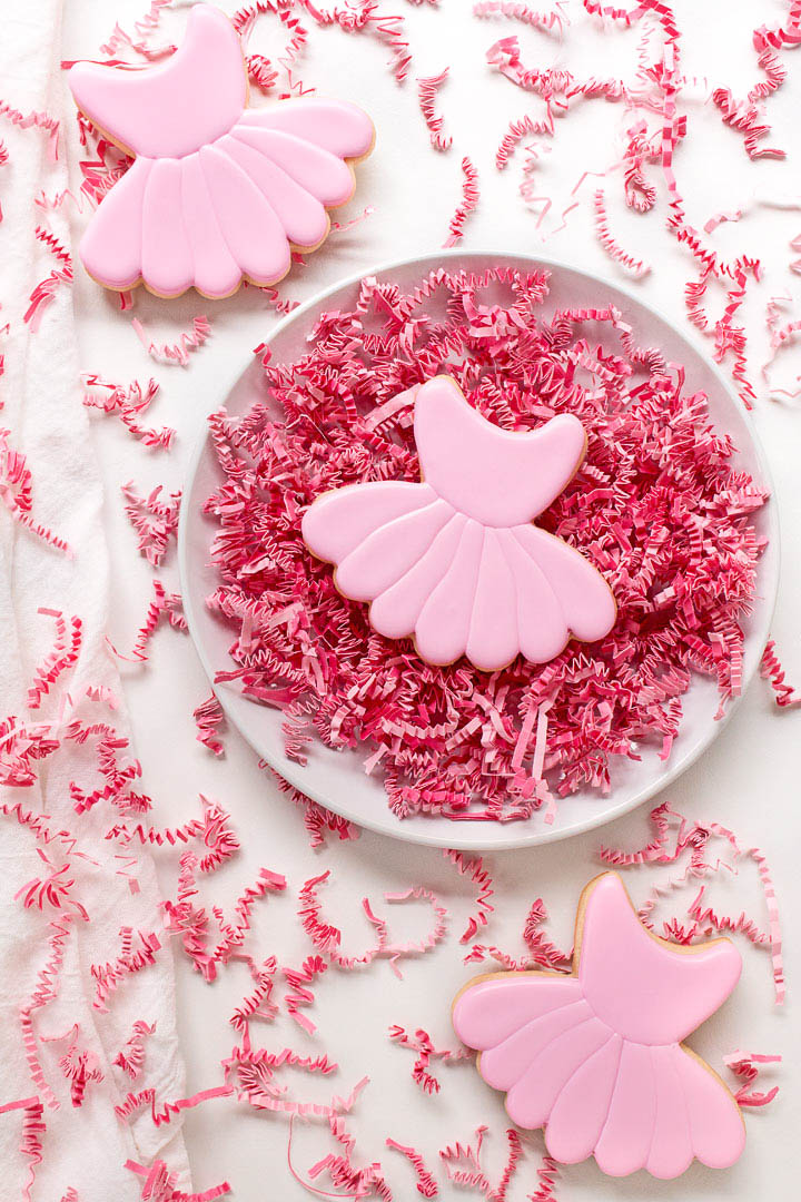 How to Decorate a Simple Little Ballet Cookie | The Bearfoot Baker