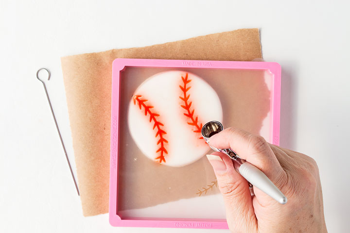 How to Make Cute Fun Baseball Cookies | The Bearfoot Baker