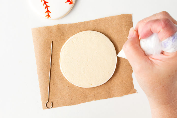 Make Fun Baseball Cookies | The Bearfoot Baker
