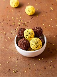 How to Make Chocolate Ganache Truffles Recipe | The Bearfoot Baker