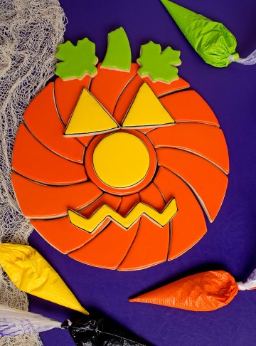 How to Make a Simple Pumpkin Cookie Platter for Fall | The Bearfoot Baker