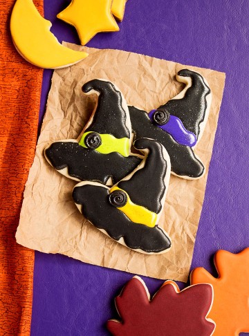 How To Make Happy Witch Hat Cookies For Halloween | The Bearfoot Baker