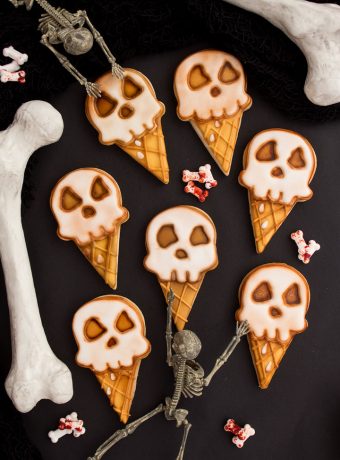 How to Make Spooky Ice Cream Cookies | The Bearfoot Baker