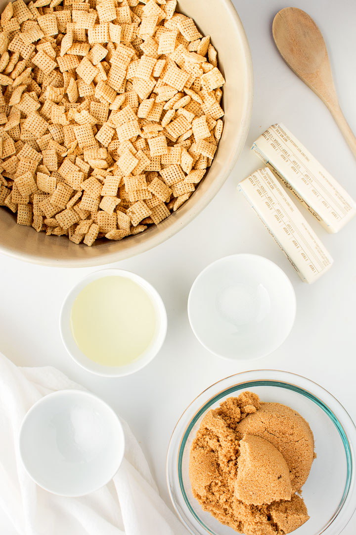 How to Make Caramel Chex Mix Recipe | The Bearfoot Baker