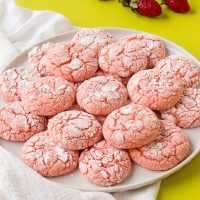 Strawberry Crinkle Cookies | The Bearfoot Baker