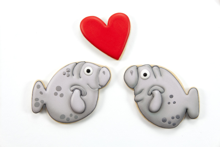 manatee cookies, airbrushed cookies, creative cookie cutter, Valentine's Day