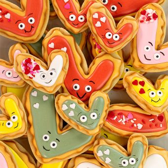 heart cookies, cute face, sugar cookies, the bearfoot baker, royal icing