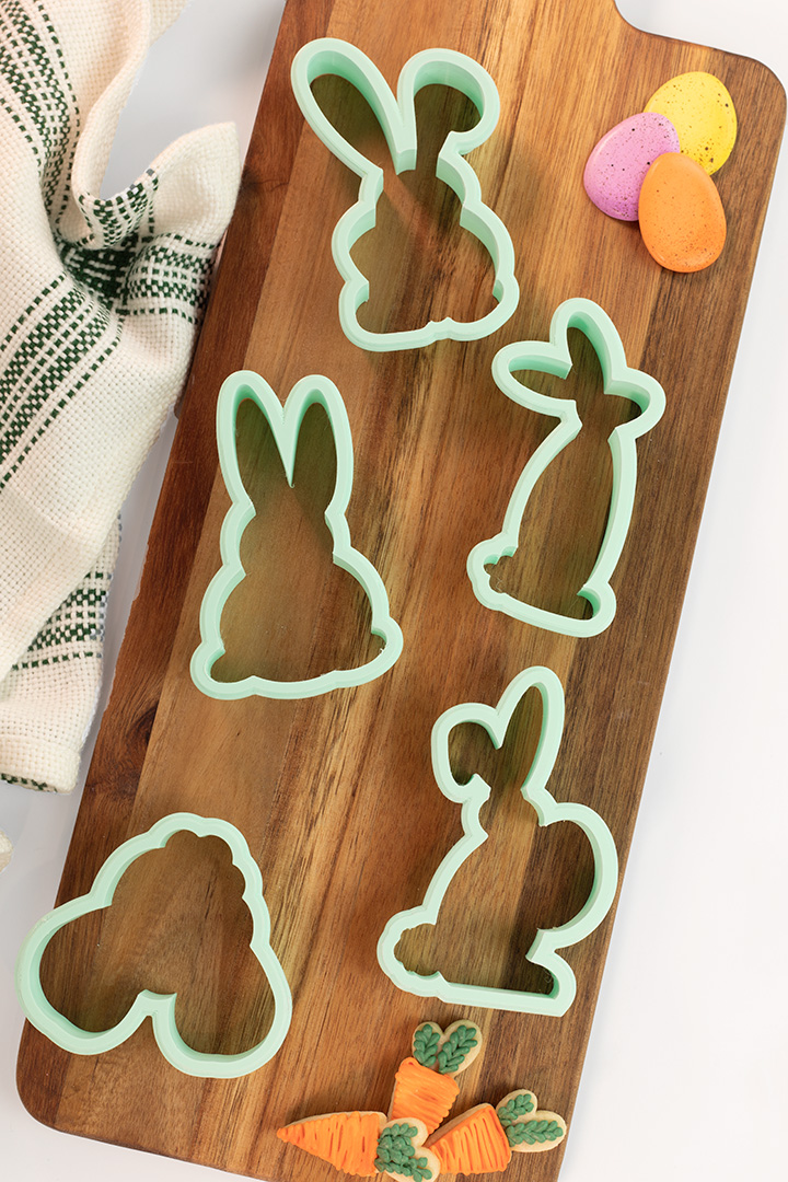 Details about   Meri Meri Easter Rabbit Bunny Flower Cookie Cutter Metal New in Box 