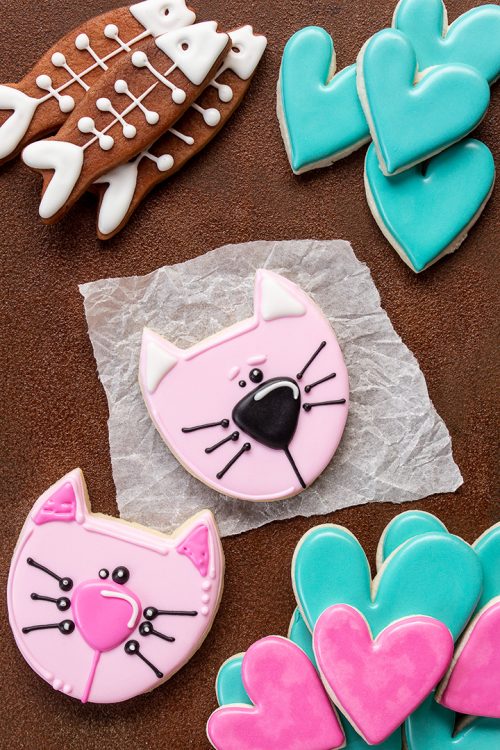 Black nose or pink nose kitty cookies